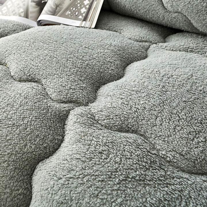 Premium Moon Grey & Plush Bed Quilt